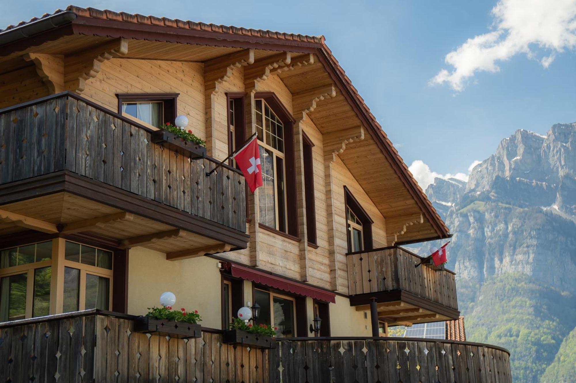 Doodle'S Amazing Chalet -Walensee - Flumserberg - Churfirsten - Heidiland - Pool - Sauna Mols Exterior photo